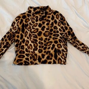 Leopard print long sleeve cropped